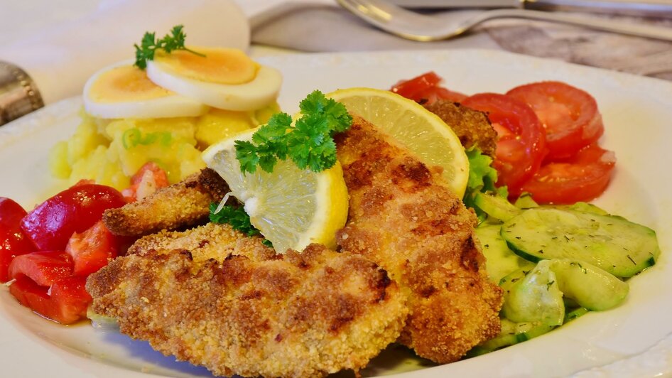 GasthausBräuer-Schnitzel-Murtal-Steiermark | © Gasthof Bräuer