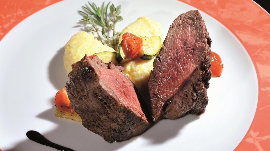 Rehrückensteak, frisch aus dem Schilcherland | © Gasthof BIOALM Wassermann-Wirt