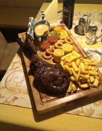 Tomahawk Steak vom Grill | © Familie Janits | Familie Janits | © Familie Janits