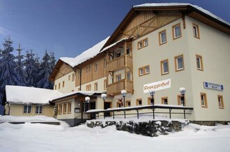 inn Roseggerhof_in the winter_Eastern Styria | © Gasthof Roseggerhof