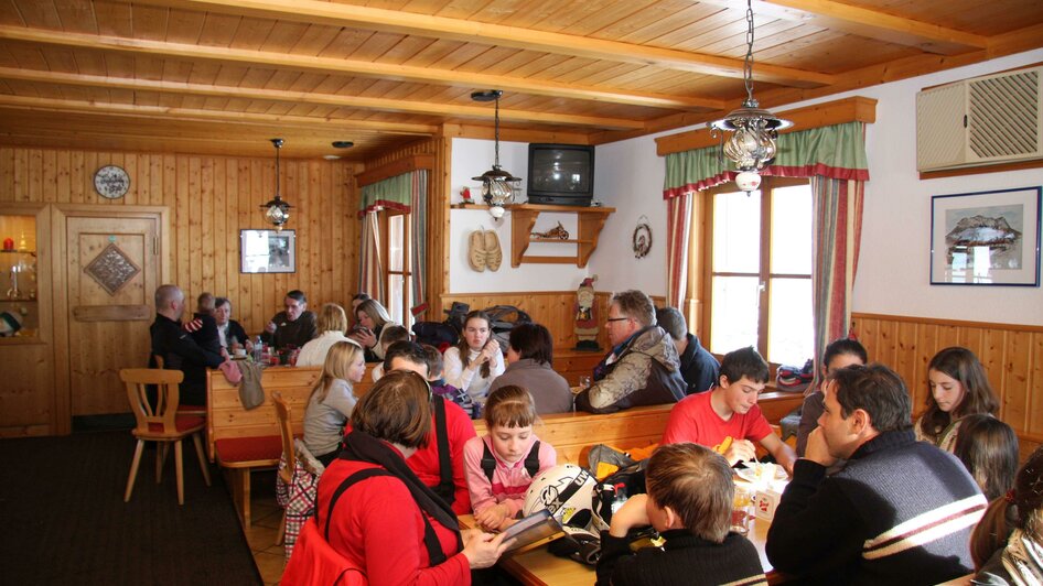 Grafenwiese Tauplitz, Gastraum der Skihütte | © Grafenwiese Tauplitz