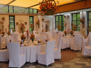 Häuserl im Wald - Festlich gedeckter Saal | © Häuserl im Wald - Legenstein