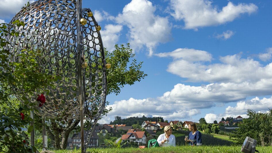 Hörgenuss-Liege_Hufeisenapfel_Oststeiermark | © Steirische Apfelstraße