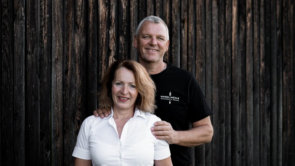Johanna und Alois Haindl | © ee photograph_Elena Egger Johanna und Alois Haindl | © ee photograph_Elena Egger
