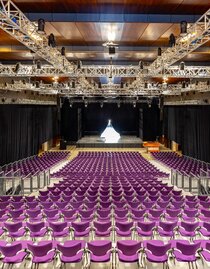 Bühne und Zuschauerraum der Helmut List Halle Graz | © Graz Tourismus-Harry Schiffer | © Graz Tourismus-Harry Schiffer