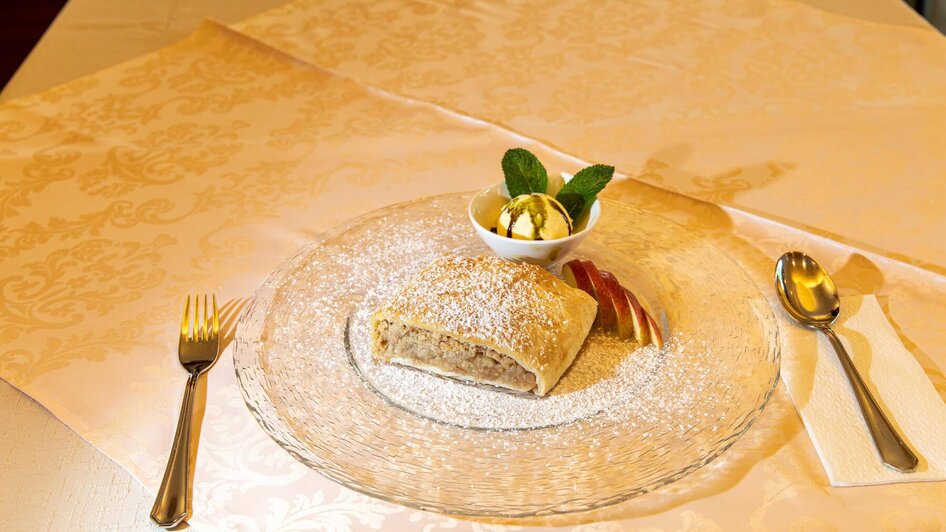 Apfelstrudel | © Hotel Neuhold