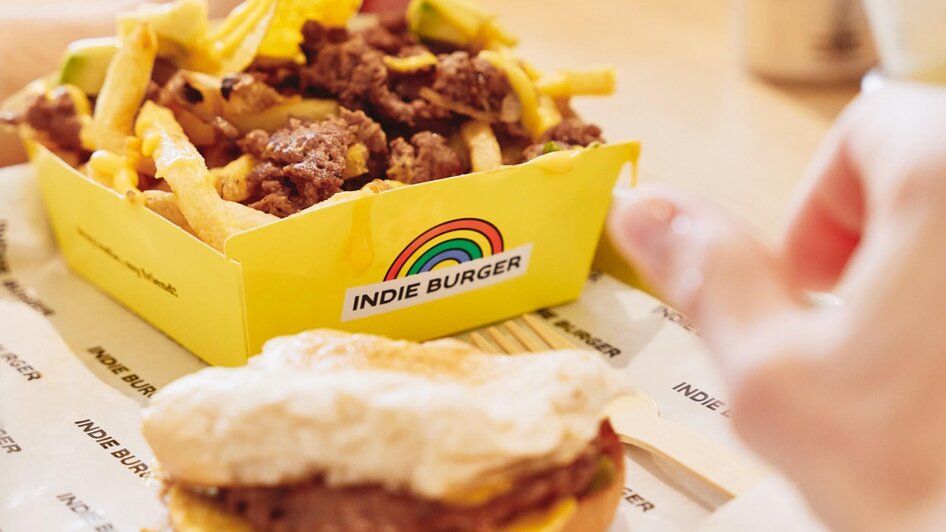 Indie Burger - Loaded Fries & Burger Combo | © Indie Burger - Samuel Kuro