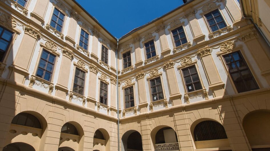 Innenhof des Palais Attems in Graz – barockes Juwe | © Graz Tourismus-Harry Schiffer