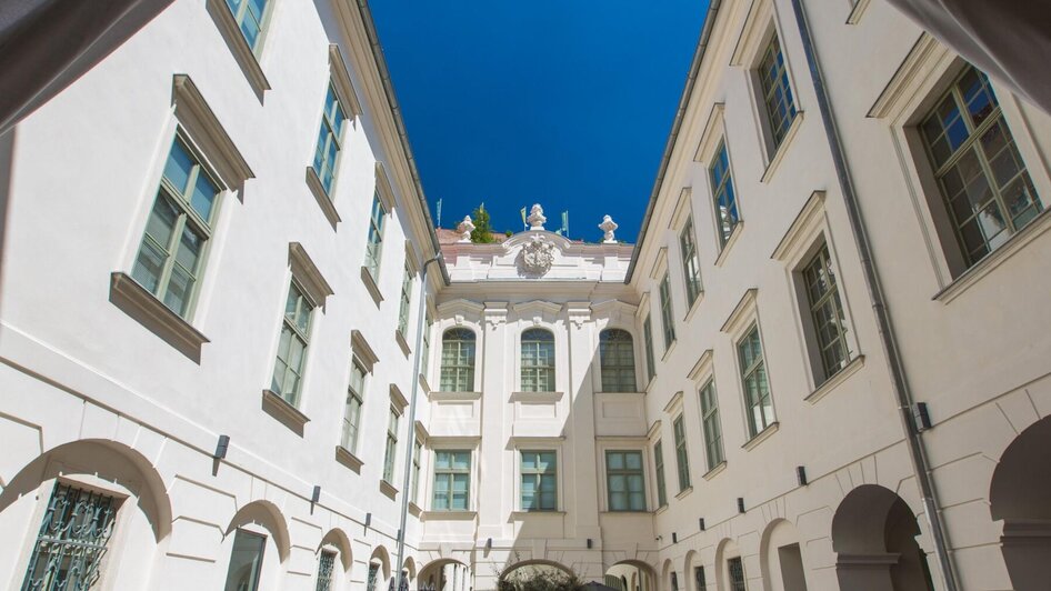 Innenhof des Palais Herberstein in Graz | © Graz Tourismus-Harry Schiffer