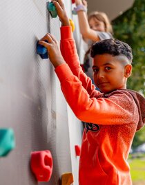 Kinder auf der Kletterwand | © Stadtgemeinde Feldbach | © © Stadtgemeinde Feldbach
