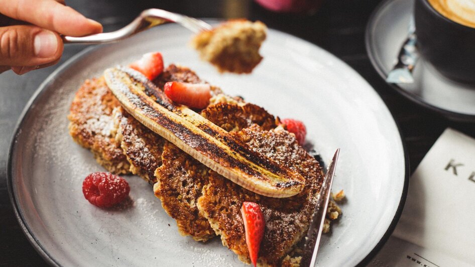 Klyo - Süßes Frühstück mit Pancakes & Banane | © Klyo - Aaron Jiang