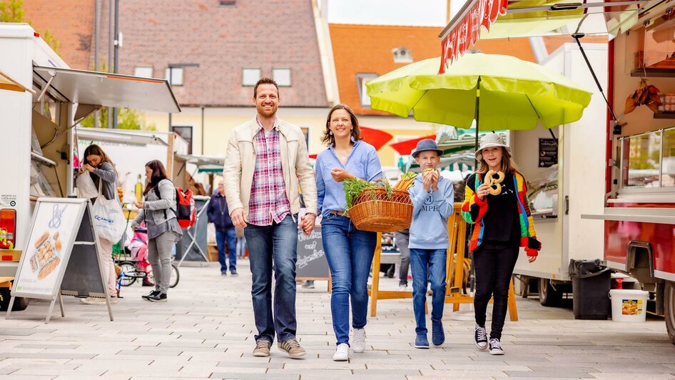 Bauernmarkt-Hauptplatz-Murtal-Steiermark | © Wolfgang Speckner