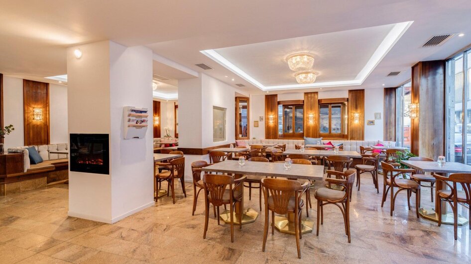 Kristinas Meisterkonditorei - Stilvoller Caféberei | © Harald Tauderer und Michaela Begsteiger