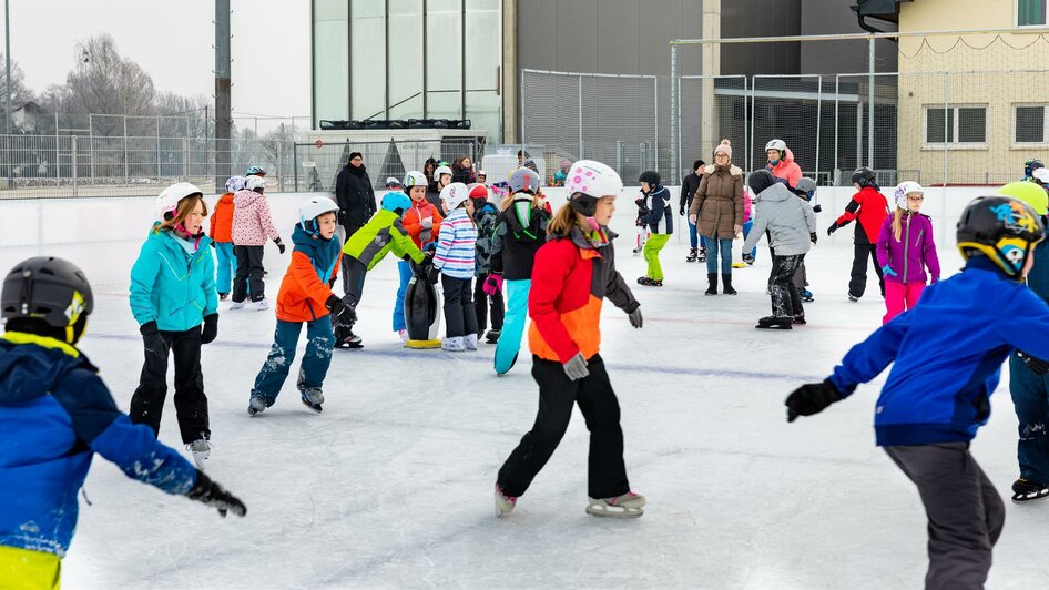 eislaufen_lannach | © Petru Rimovetz