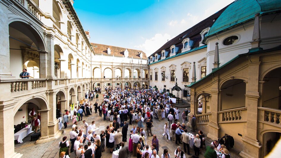 Lange Tafel der GenussHauptstadt Graz 2016 | © Graz Tourismus - Harry Schiffer