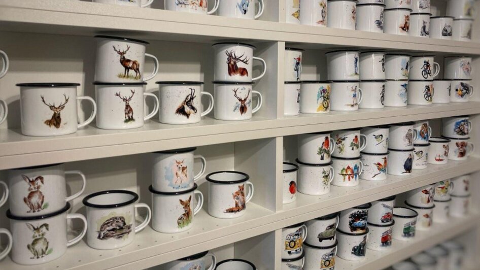 painted mugs | Cornelia Elisabeth Pilz | © Cornelia Elisabeth Pilz Häferl bemalt | © Cornelia Elisabeth Pilz