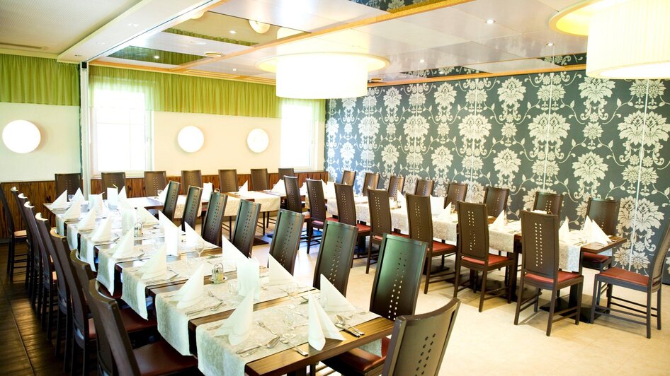 Lindenwirt - Festlich gedeckter Saal | © Lindenwirt - RP photography +