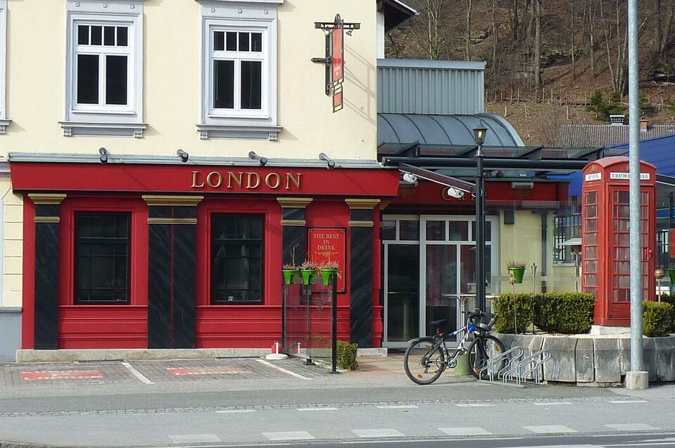 London Pub-Cafe - Impression #1 | © C. Stein