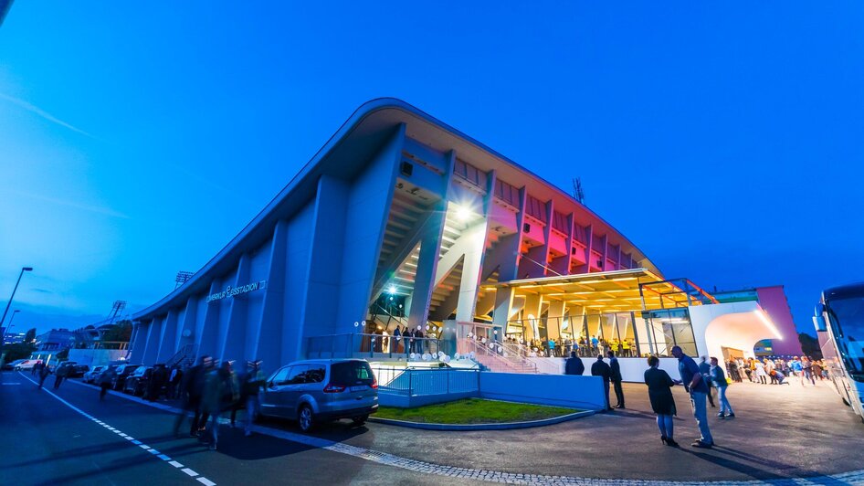 Merkur Eisstadion Abenddämmerung | © MCG - Krug