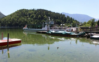 Schifffahrt, Altaussee, solar ship with fishes | © Viola Lechner