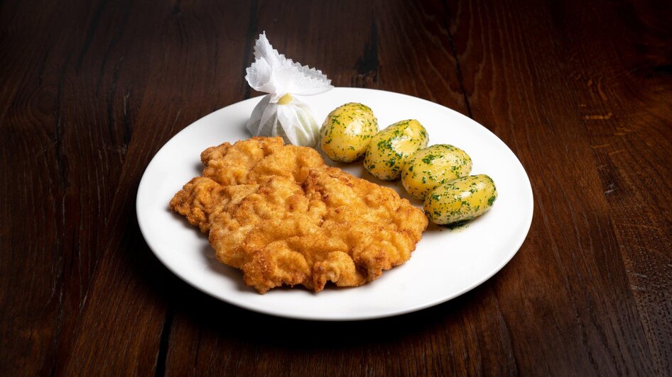 Mohrenwirt - Traditionelles Wiener Schnitzel | © Mohrenwirt