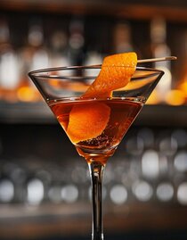 Symbolic image bar | © Midjourney-Benedikt Trummer | © Midjourney-Benedikt Trummer