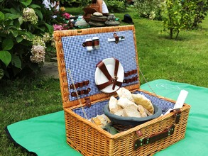 Picknick im Garten des Volkskundemuseums Graz | © UMJ-J. Kucek