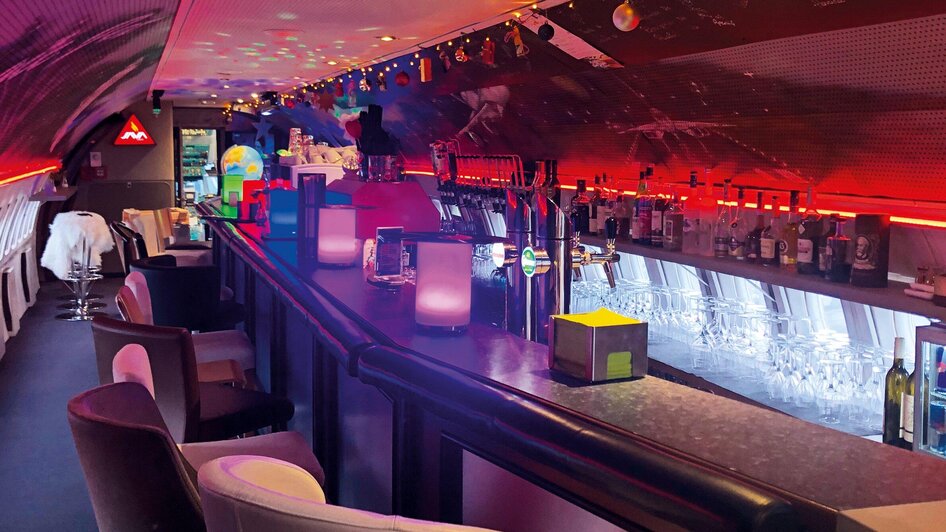 NOVA-AIR - 80s Flieger Bar & Restaurant | © NOVAPARK