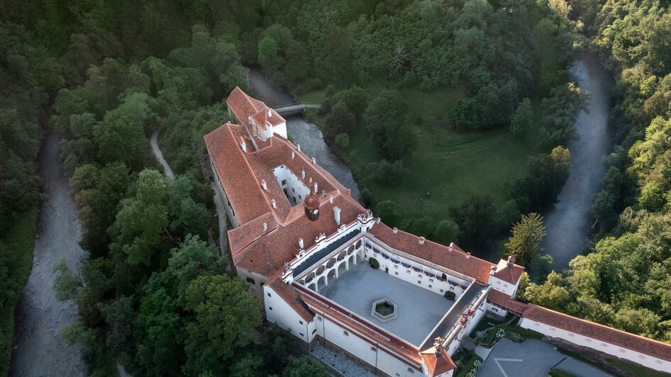 Gartenschloss_ Luftbild_Oststeiermark | © Gartenschloss Herberstein