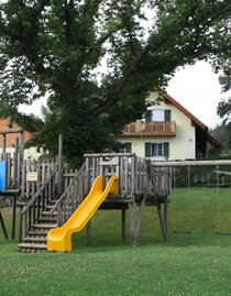 Gasthaus Schrank_Spielplatz_Oststeiermark | © Claudia Cirus | © Claudia Cirus