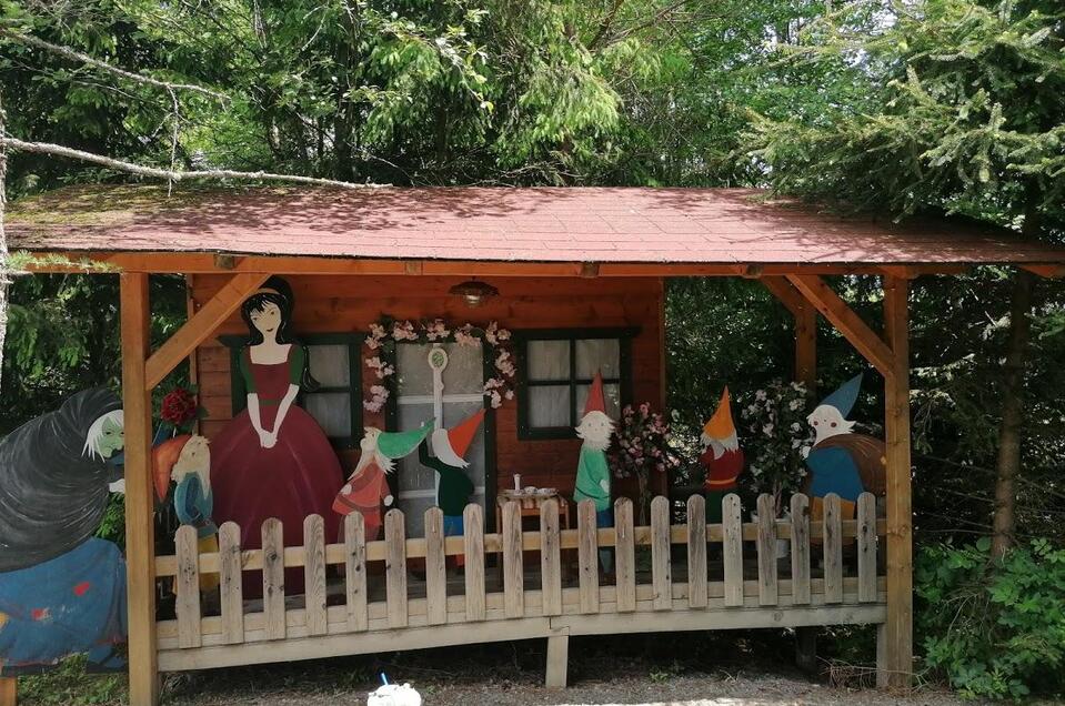 Schneewittchen | Brigitte Wallner | © Gasthof Seeblick Nature Park Fairytale Puzzle Forest - Impression #1 | © Gasthof Seeblick