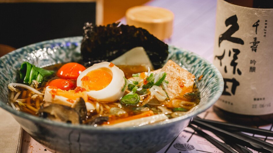 Noonbar - Ramen mit Ei und Tofu | © Noonbar - Moriwano Group