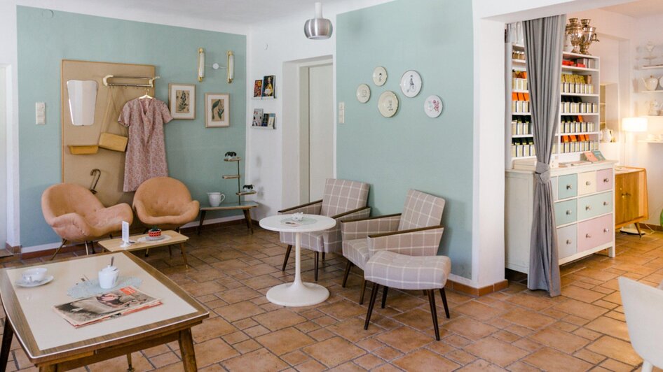 Omas Teekanne -  Teebar und Vintage-Möbel | © Omas Teekanne