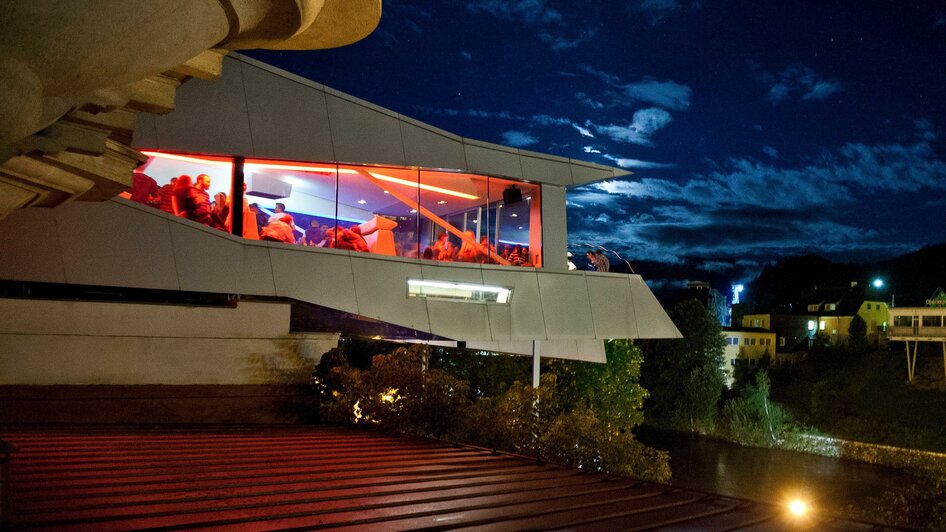 Open Space bei Nacht | © Holzwelt Murau