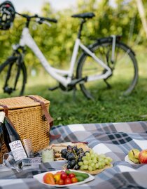 Römerweinstraße_Picknick_Oststeiermark | © Tourismusverband Oststeiermark | © Tourismusverband Oststeiermark