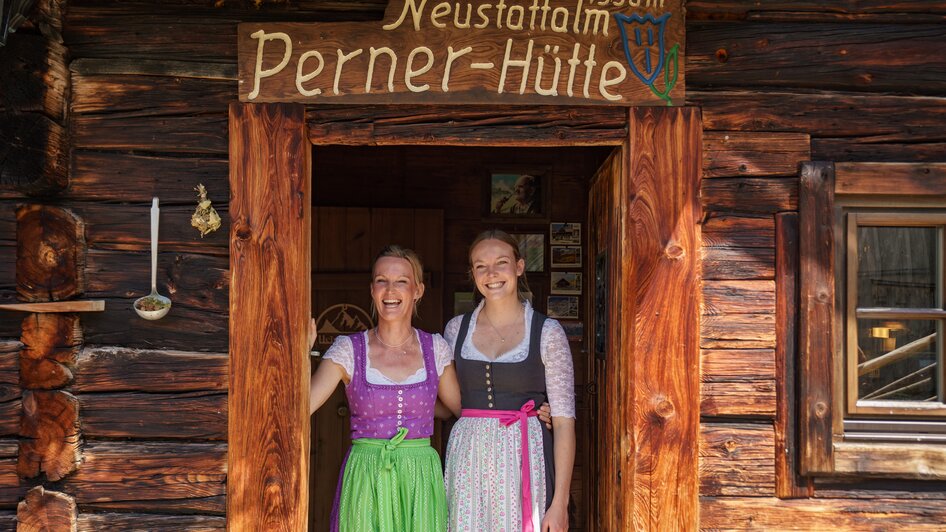 Iris &amp; Theresa | © TVB Schladming-Dachstein/Christine Höflehner
