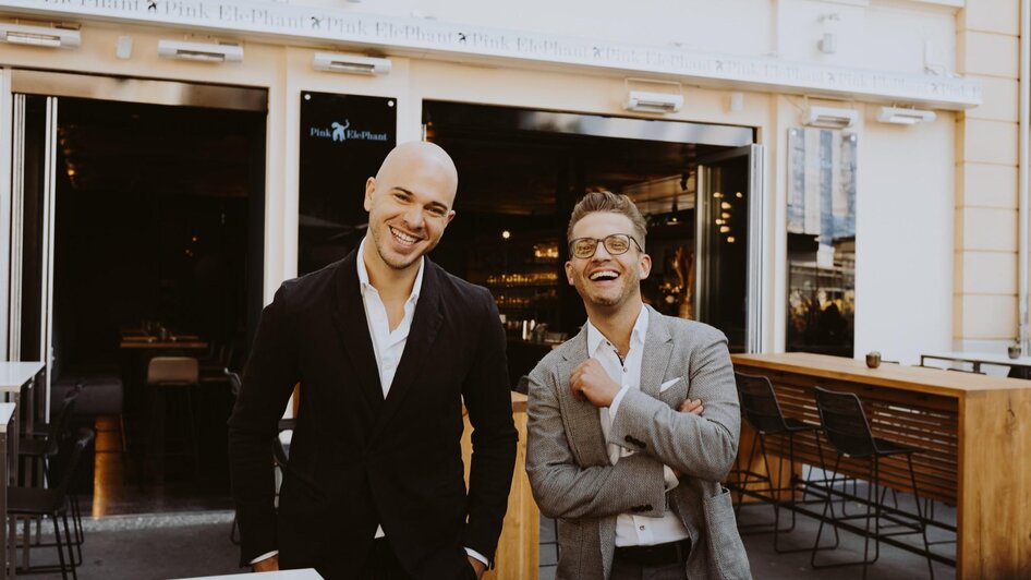 Pink Elephant - Alex Knoll & Simon Possegger | © Aiola - Joel Kernasenko