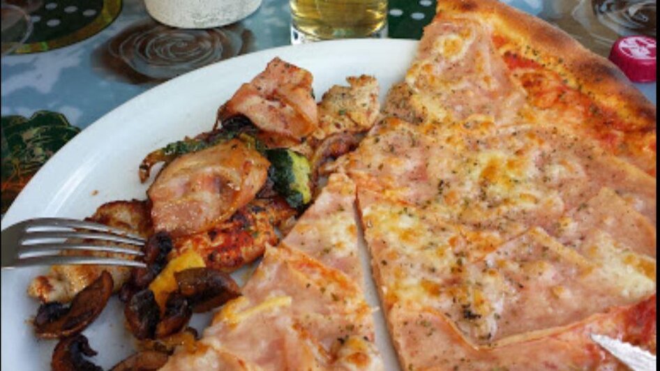 Pizza | Pizzeria Napoleon | © Pizzeria Napoleon Pizza | © Pizzeria Napoleon