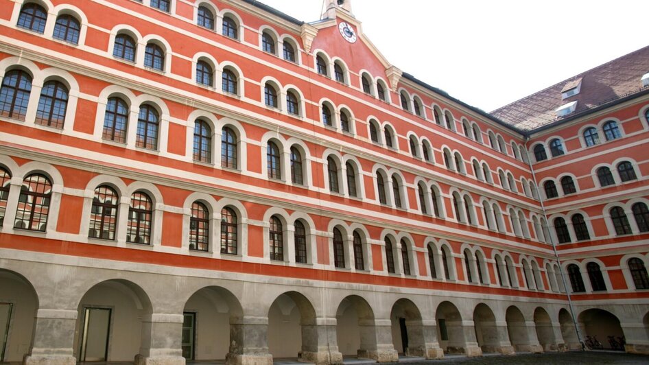 Barocker Innenhof des Priesterseminars Graz | © Graz Tourismus-Harry Schiffer