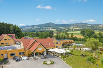 Restaurant Grüne Au_Hausansicht_Oststeiermark | © Helmut Schweighofer