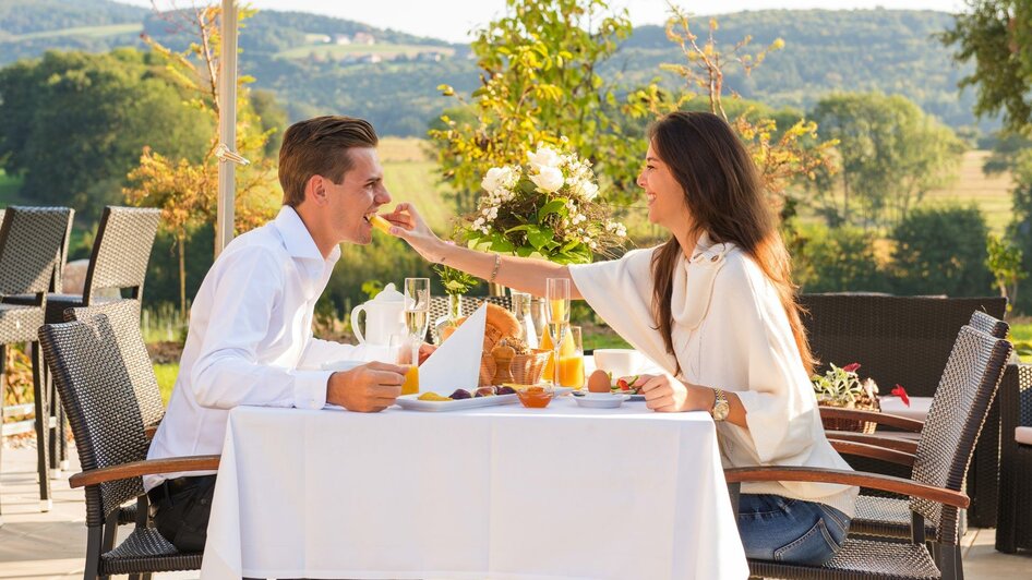 Restaurant Grüne Au_Pärchen Essen_Oststeiermark | © Helmut Schweighofer