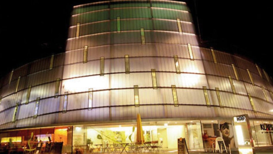 Restaurant Rondo - Beleuchtete Außenfassade | © Restaurant Rondo