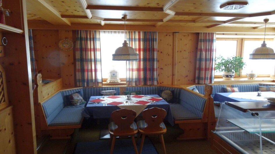 Alpen Arnika, Tauplitzalm, cozy dining room | Hotel Alpen Arnika | © Hotel Alpen Arnika Alpen Arnika, Tauplitzalm, gemütliche Stube | © Hotel Alpen Arnika