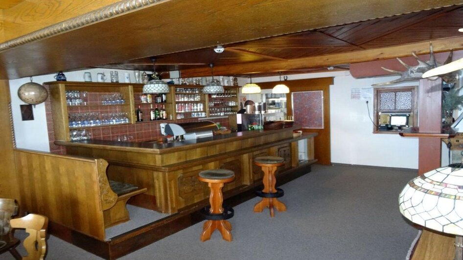 Alpen Arnika, Tauplitzalm, hotel bar | Hotel Alpen Arnika | © Hotel Alpen Arnika Alpen Arnika, Tauplitzalm, Hotelbar | © Hotel Alpen Arnika