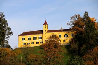 Schloss Arnfels Vorderansicht | © Schloss Arnfels Fam. Macher