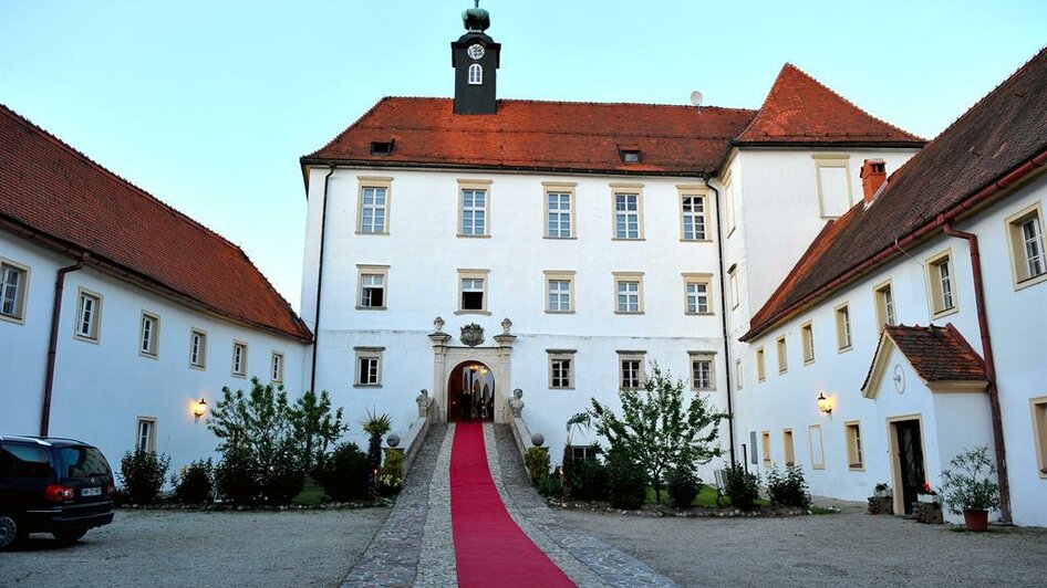 Eingang Schloss Oberradkersburg | © Schloss Oberradkersburg