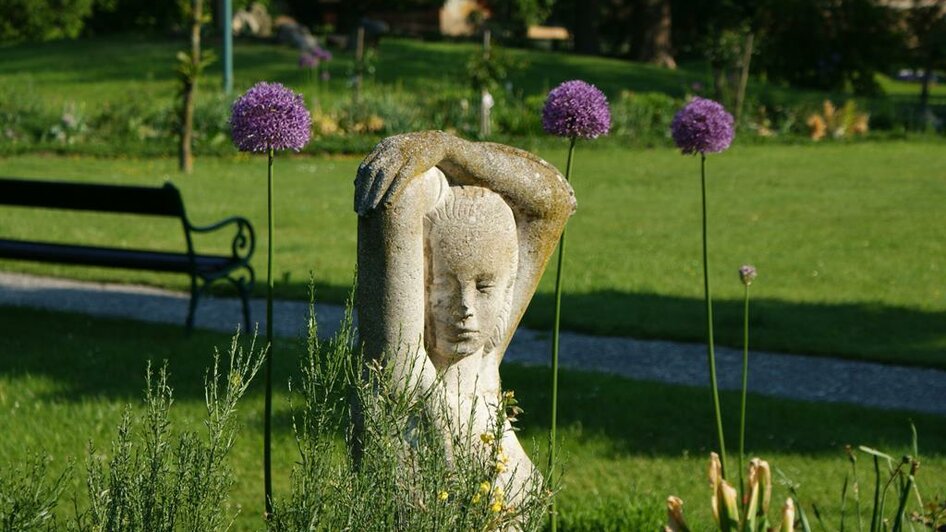 Schlosspark Pöllau_Skulptur_Oststeiermark | © Helmut Schweighofer