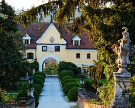 driveway castle Obermayerhofen | © Schloss Obermayerhofen