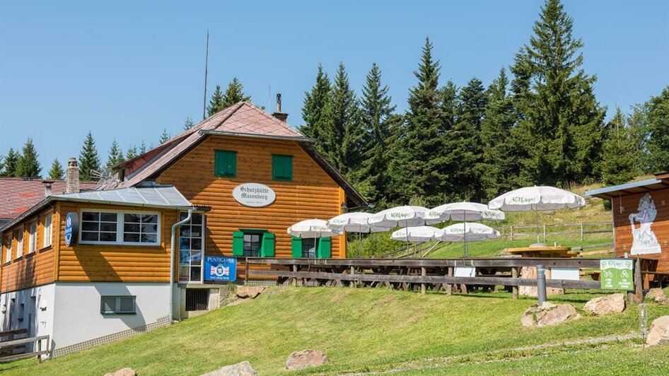 Schutzhütte Masenberg_Außenansicht_Oststeiermark | © Helmut Schweighofer