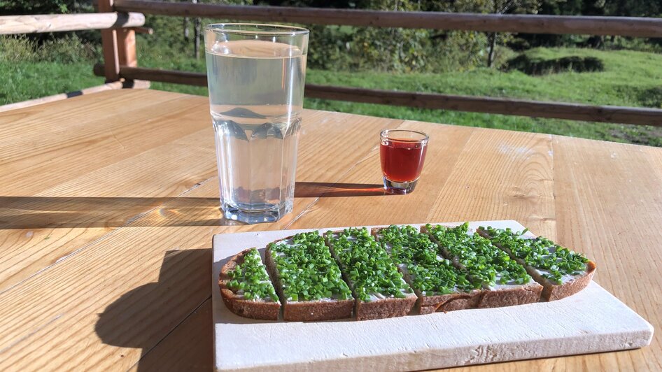 Seidlhütte, Grundlsee, Zimitzalm, Schnittlauchbrot | © Gertraud Kalss